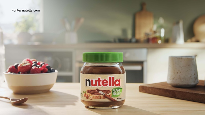 Confezione di Nutella Plant-Based sul tavolo